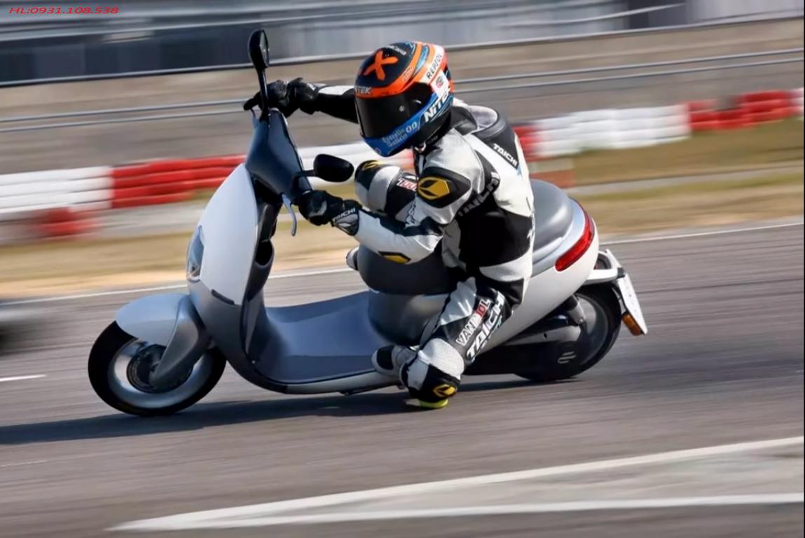 Ecooter-racing-2 Ecooter-racing-2