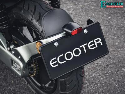 Xe Ecooter E5 2021 chạy 103 km/h, chạy xa 200km 1 lần sạc